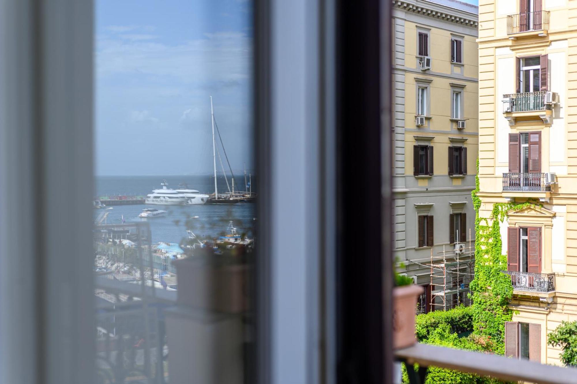 Marina Rooms Napoli Esterno foto