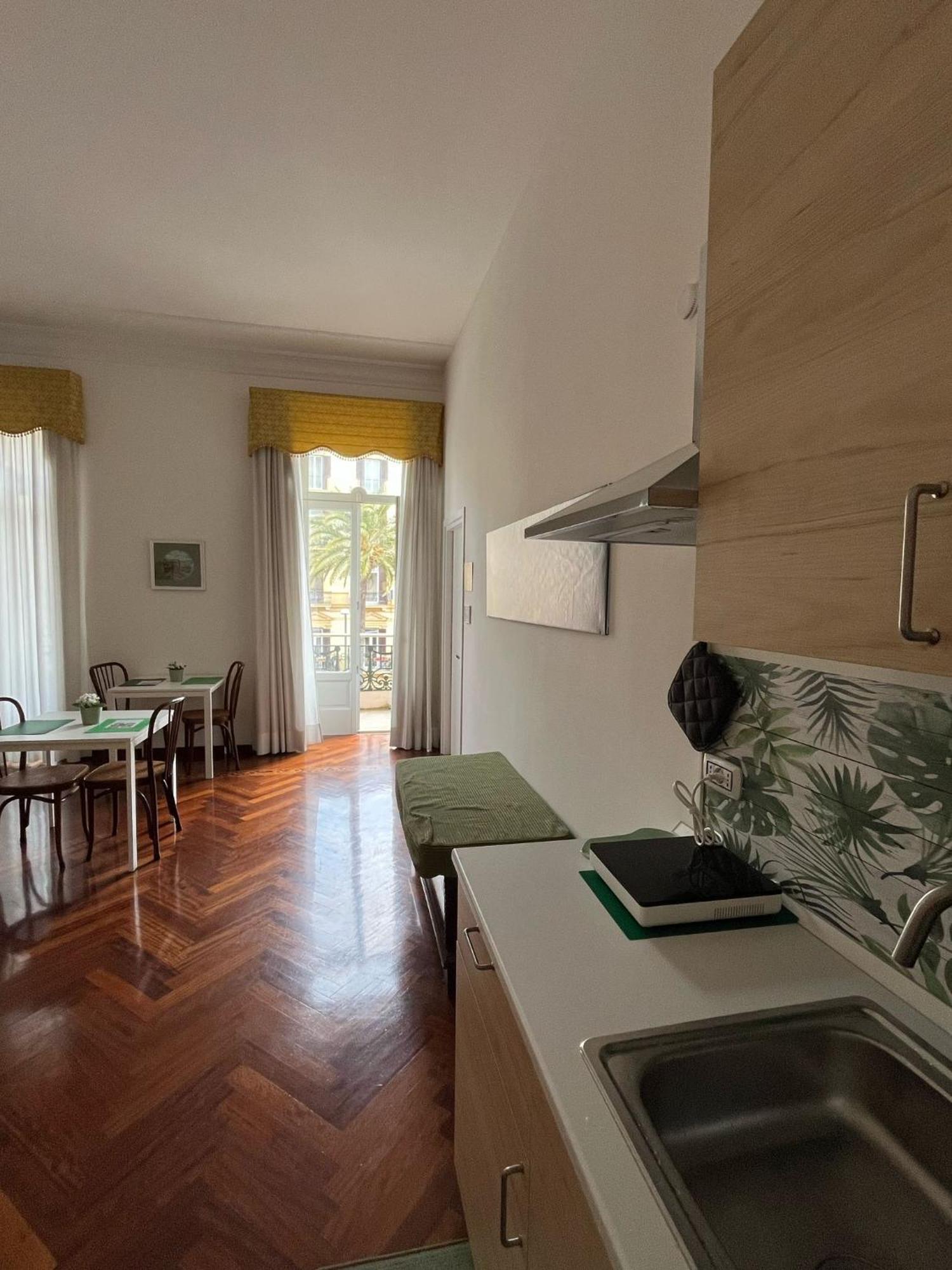 Marina Rooms Napoli Esterno foto